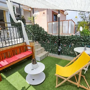 beau-studio-proche-de-la-plage.fr-provencehotel.com/